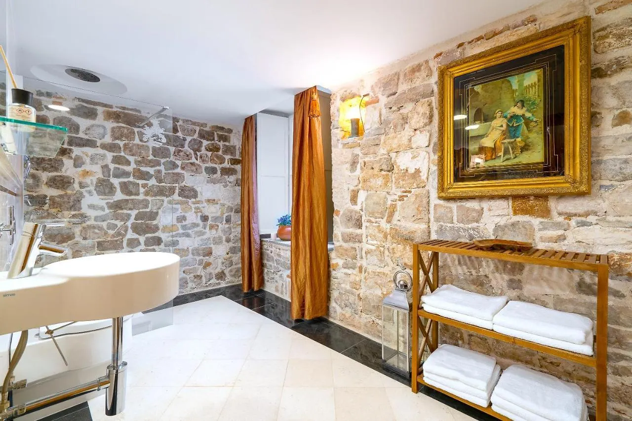 Piano Nobile Dei Palazzo Cindri @ Split Centre Apartment