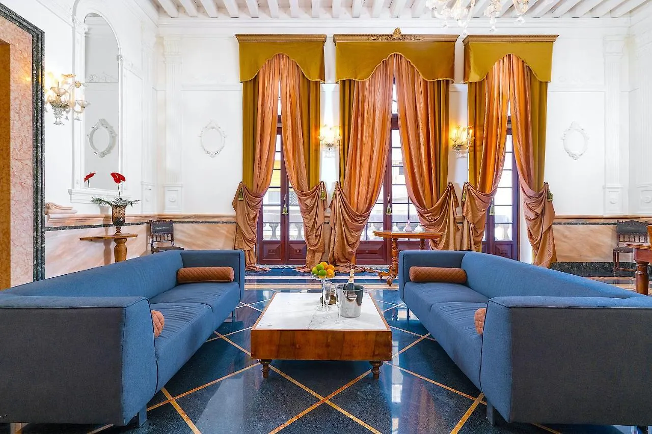 Piano Nobile Dei Palazzo Cindri @ Split Centre Apartment
